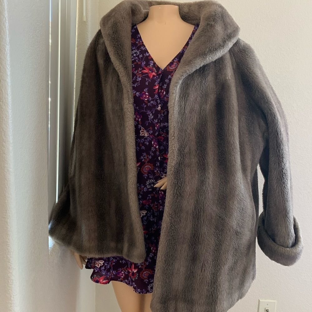 Betty Rose Tempptarion coat
